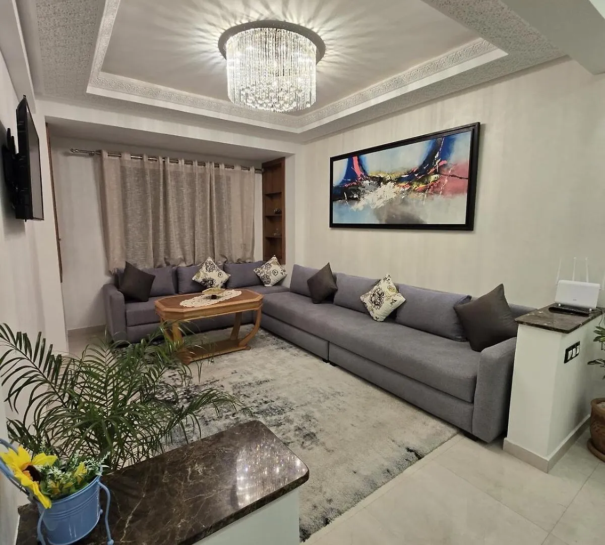 Chic 2Br Apt - Walk To Beach Εσαουίρα
