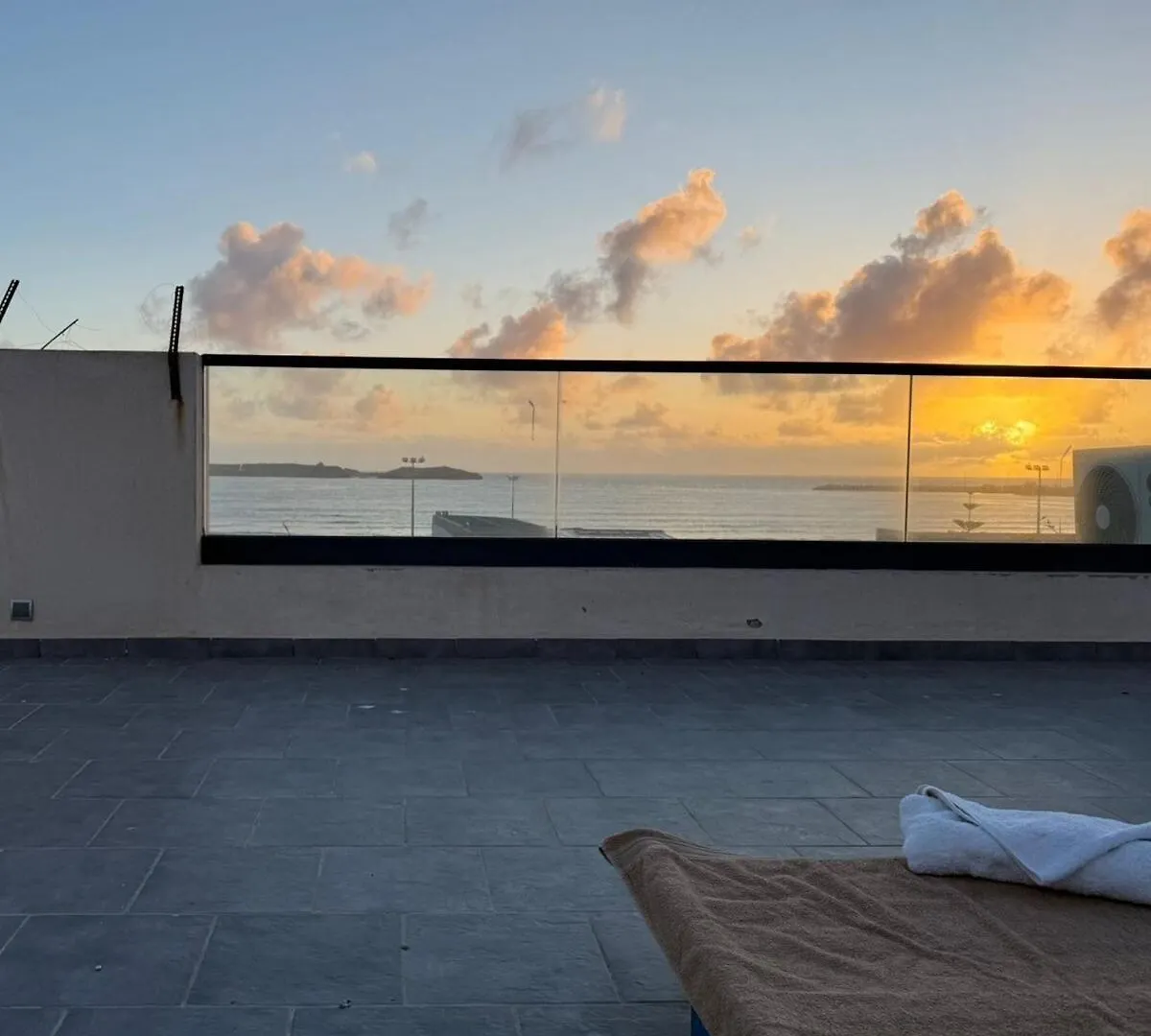 Chic 2Br Apt - Walk To Beach Εσαουίρα Διαμέρισμα
